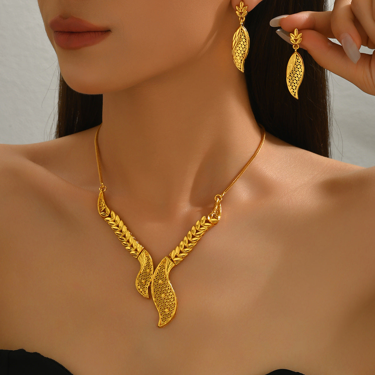 2026 Trendy Bridal Jewelry Set For Women, Niche Openwork Metal Leaf Design, Elegant Matching Pendant Necklace & Stud Earrings For Wedding Occasions