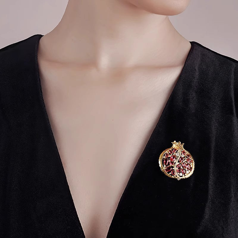 Creative Red Pomegranate Corsage Brooch Fashionable Pin