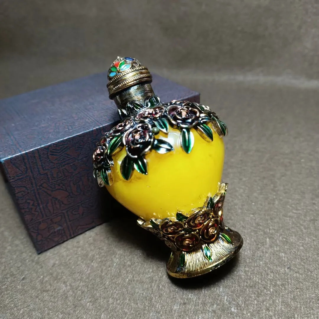 Rose‑Pattern Copper‑Inlaid Snuff Bottle – Chinese Handmade Collectible