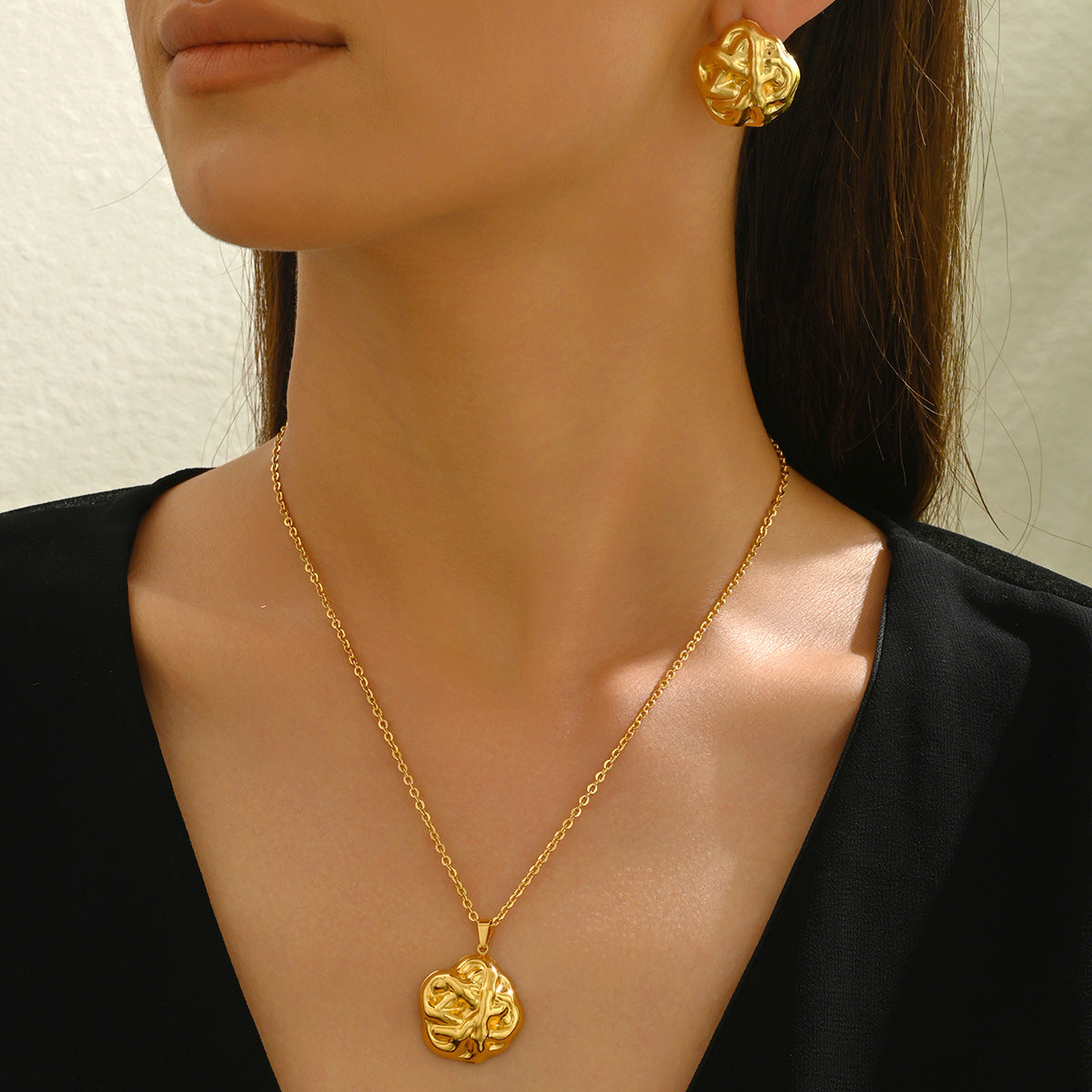 Cross-border European American Women Jewelry Set, Unique Wrinkle Metal Geometric Design Matching Necklace & Versatile Premium Texture Earrings