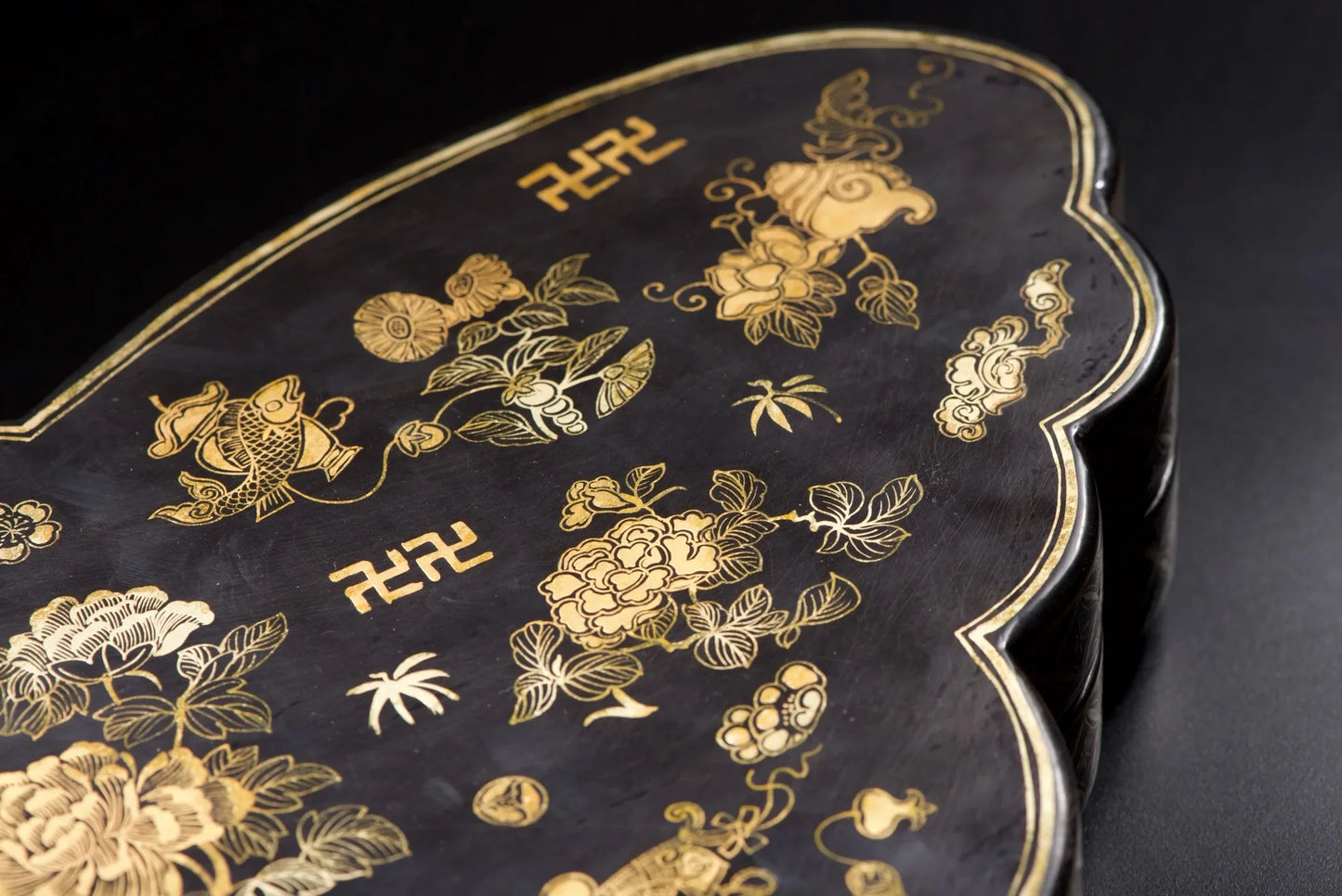 Vintage Wood Butterfly Lacquer Box – Gold Buddha Symbol & Flower Pattern (House Guardian)