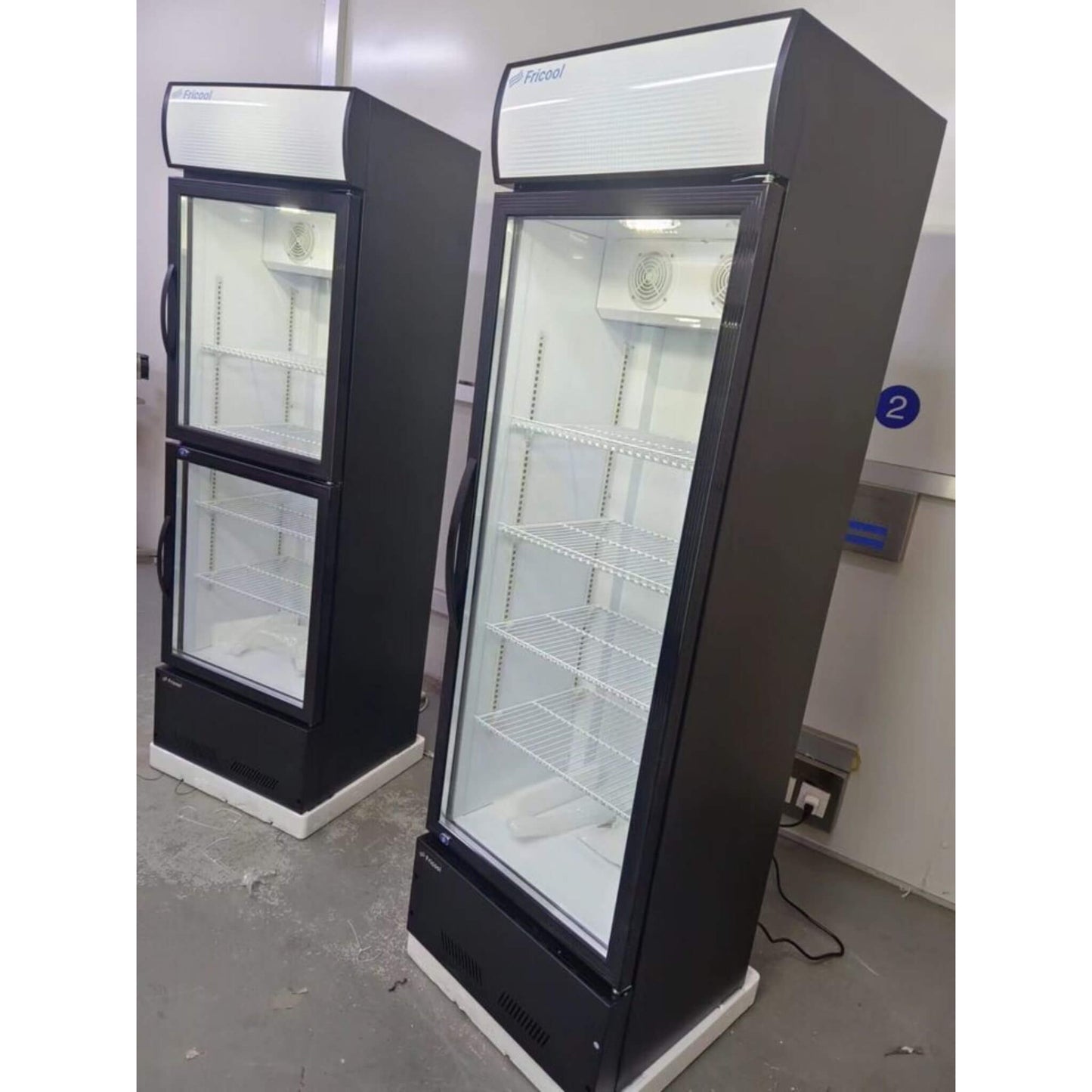 Heavy-Duty 23-Inch Commercial Single Glass Door Refrigerator With LED Lights (SAK43533)