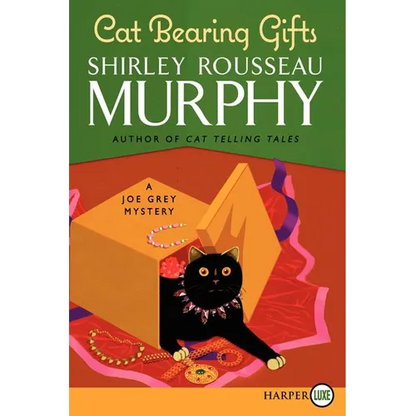 Cat Bearing Gifts: A Joe Grey Mystery - Paperback