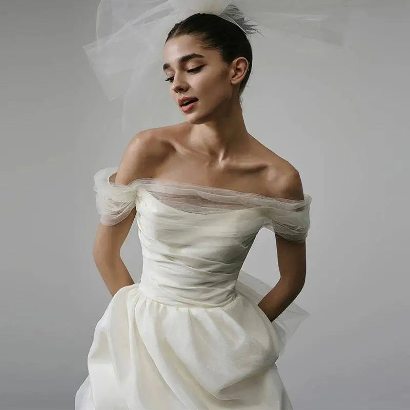 Off-shoulder Tulle White Wedding Dress with Train