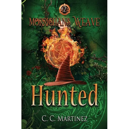 Morrighans Weave: Book 2: Hunted - Paperback