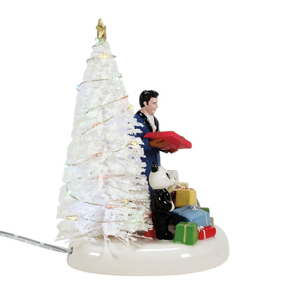 Elvis Passes Out The Gifts