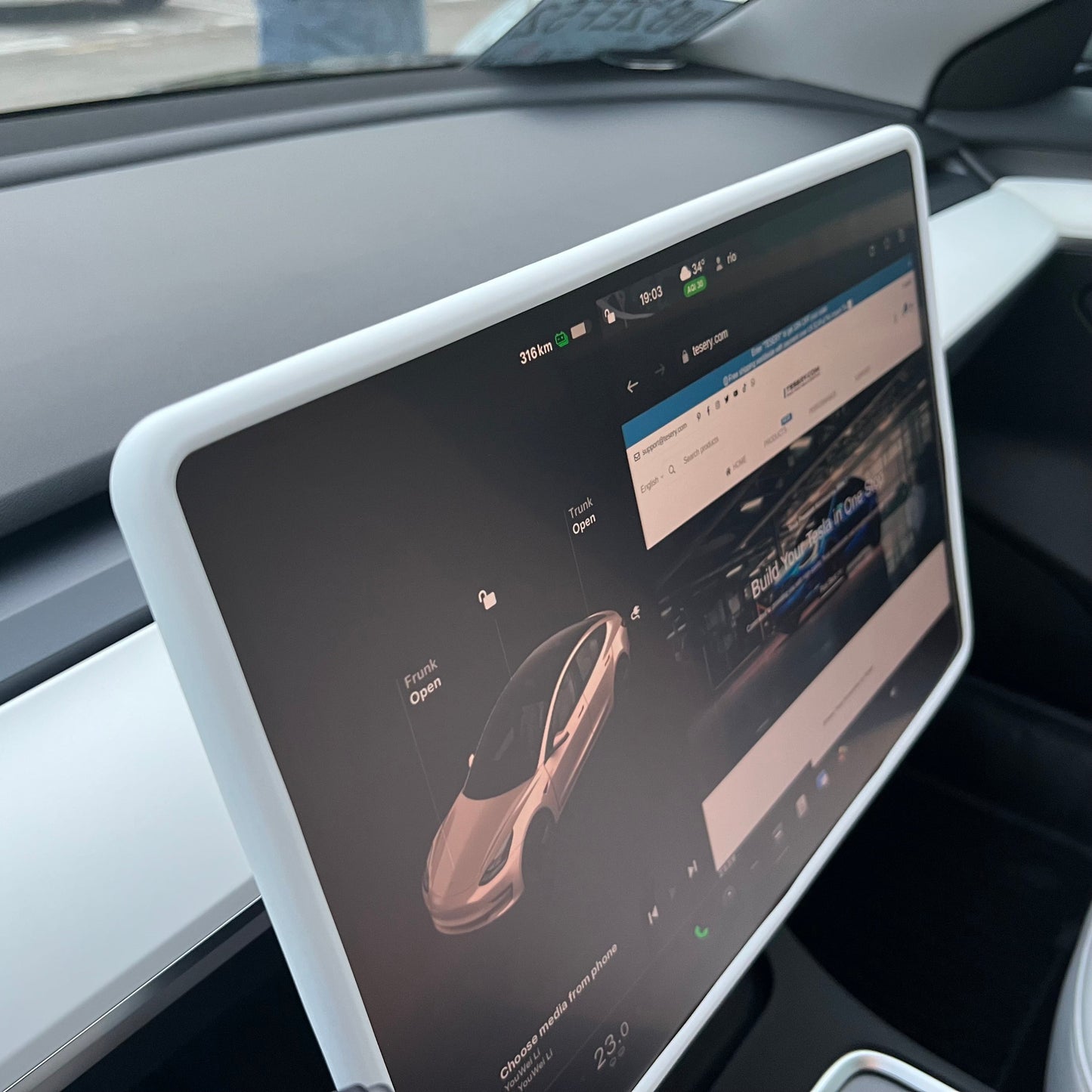 Silicone 15.6" Central Screen Protector Frame for Model 3 / Y