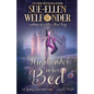 Highlander in Her Bed - Paperback