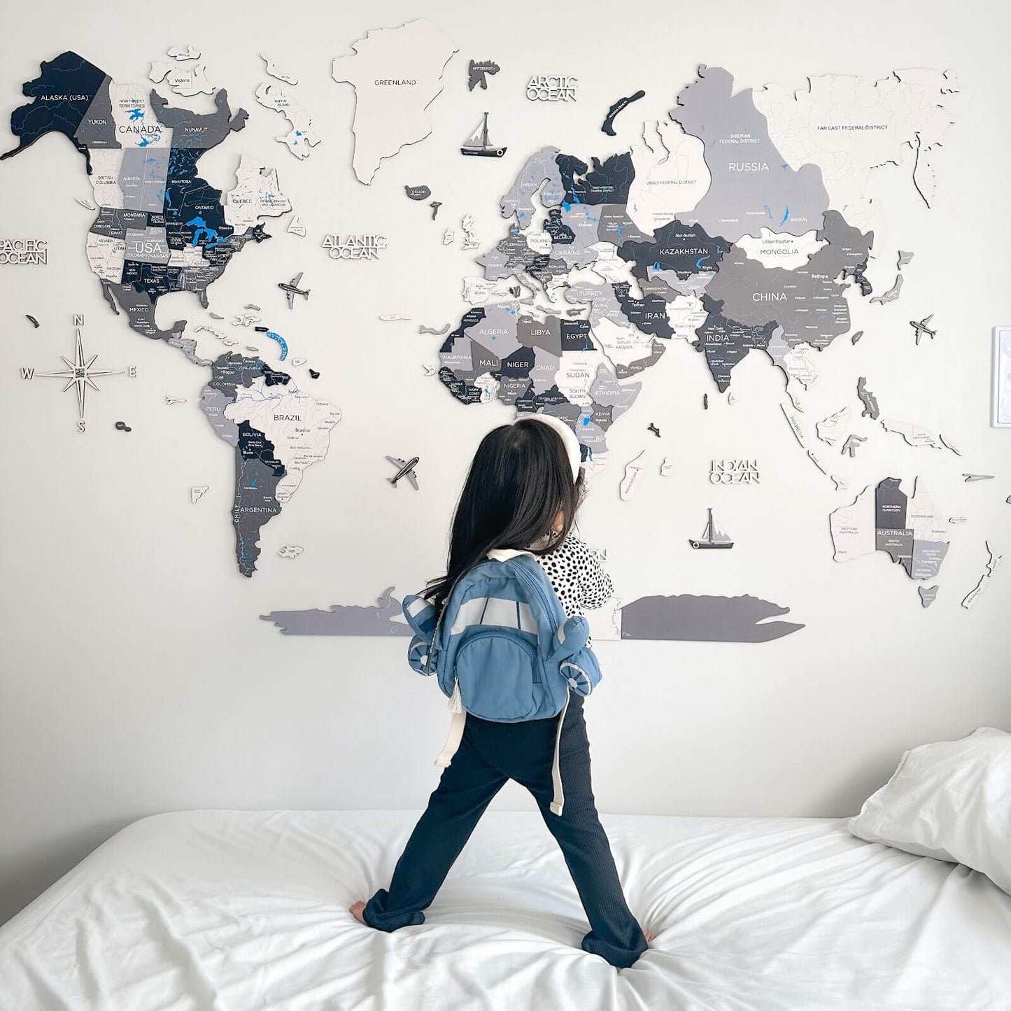 Bundle: Colored Map and Flags Pins