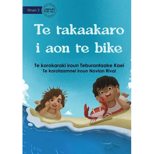 Playing at the Beach - Te takaakaro i aon te bike (Te Kiribati) - Paperback