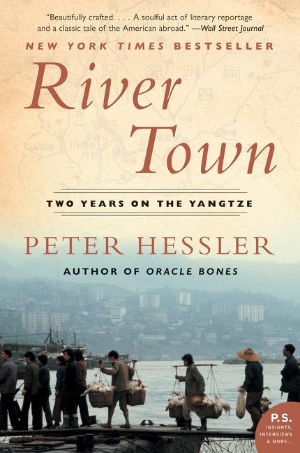 River Town: Two Years on the Yangtze - Paperback